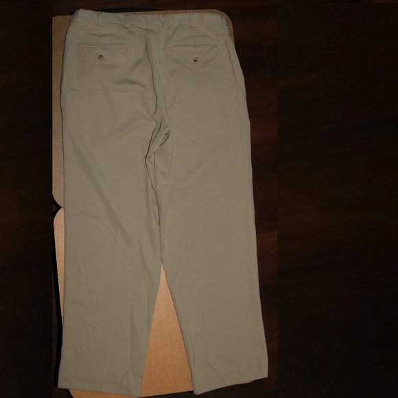 L.L. LL Bean Pleated Beige Pants Waist 38x33 Insm - Picture 5 of 8